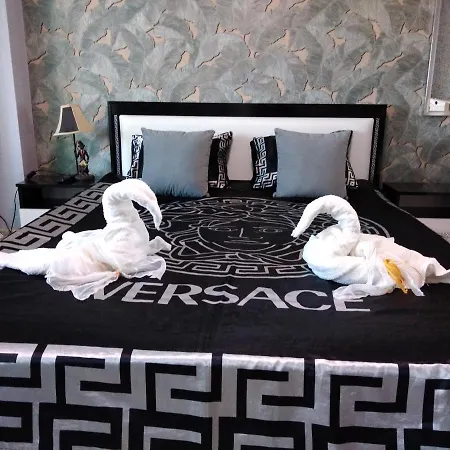 Konukevi синьо лято