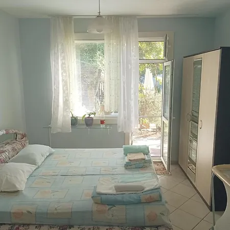 синьо лято Πανσιόν Πομόριε