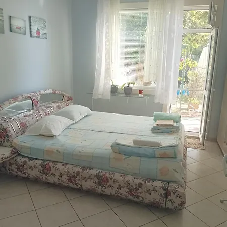 синьо лято Πανσιόν Πομόριε